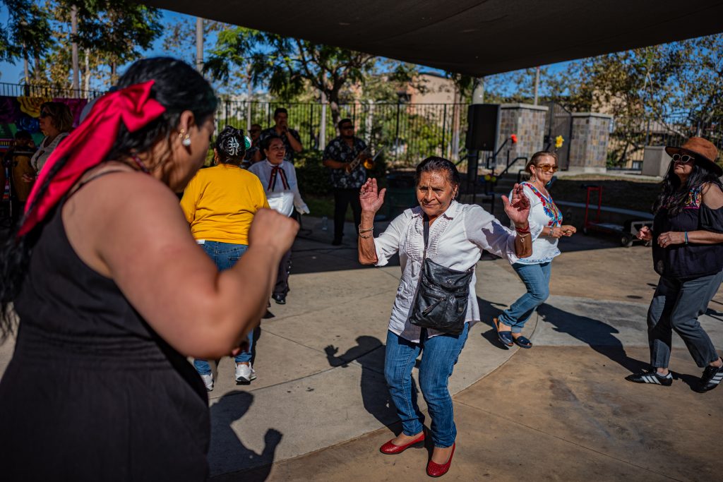 Dancing, elotes and community: Long Beach honors Hispanic heritage at ...